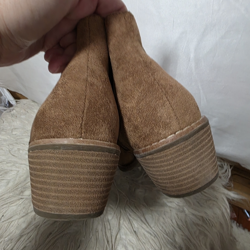 Sofft/ Brown Euro Soft Ankle Boots - Picture 4 of 7